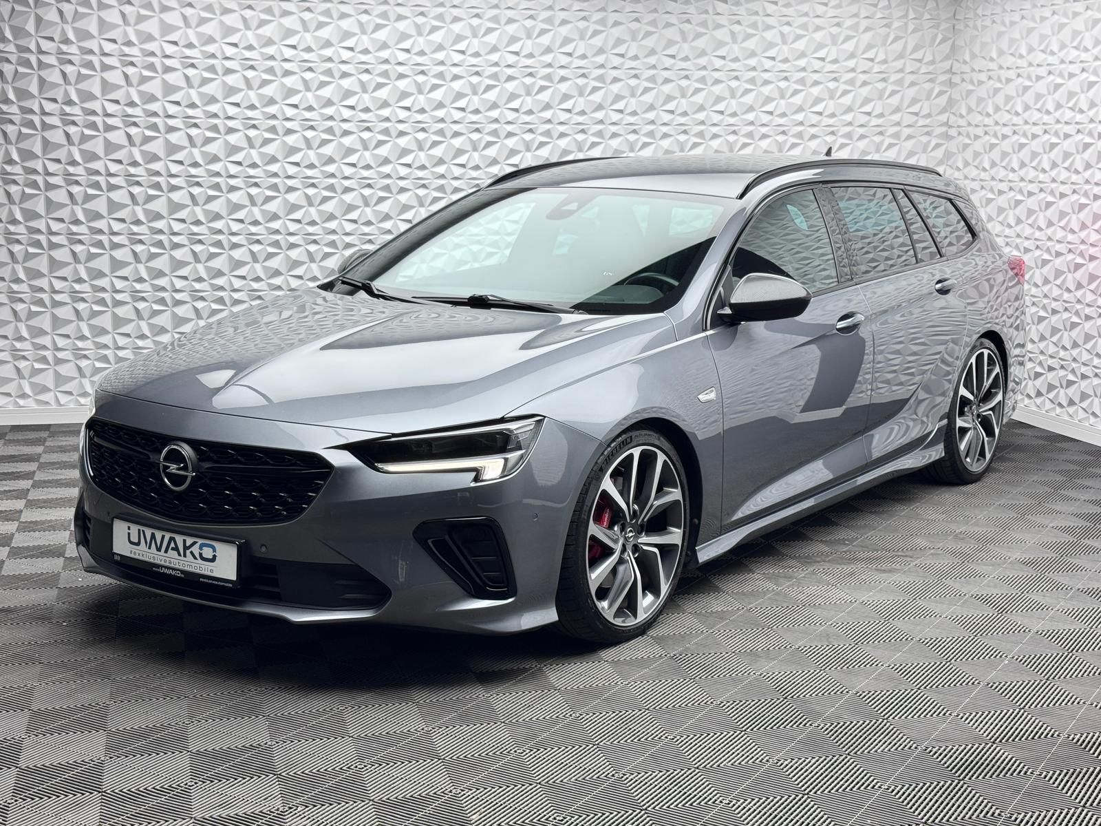 Fahrzeugabbildung Opel 2.0 TURBO GSI 4x4 OPC/ACC/BOSE/KEYL/HUD/MASSAGE