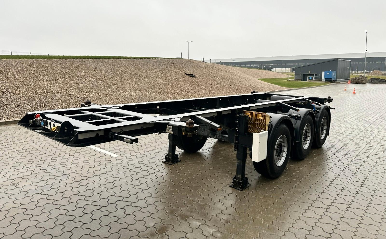 Krone eL20 container chassis semi-trailer