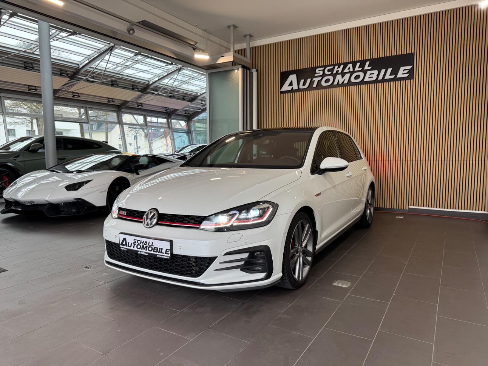 Volkswagen Golf VII Lim. Performance *DYNAUDIO/PANO/CAM/ACC