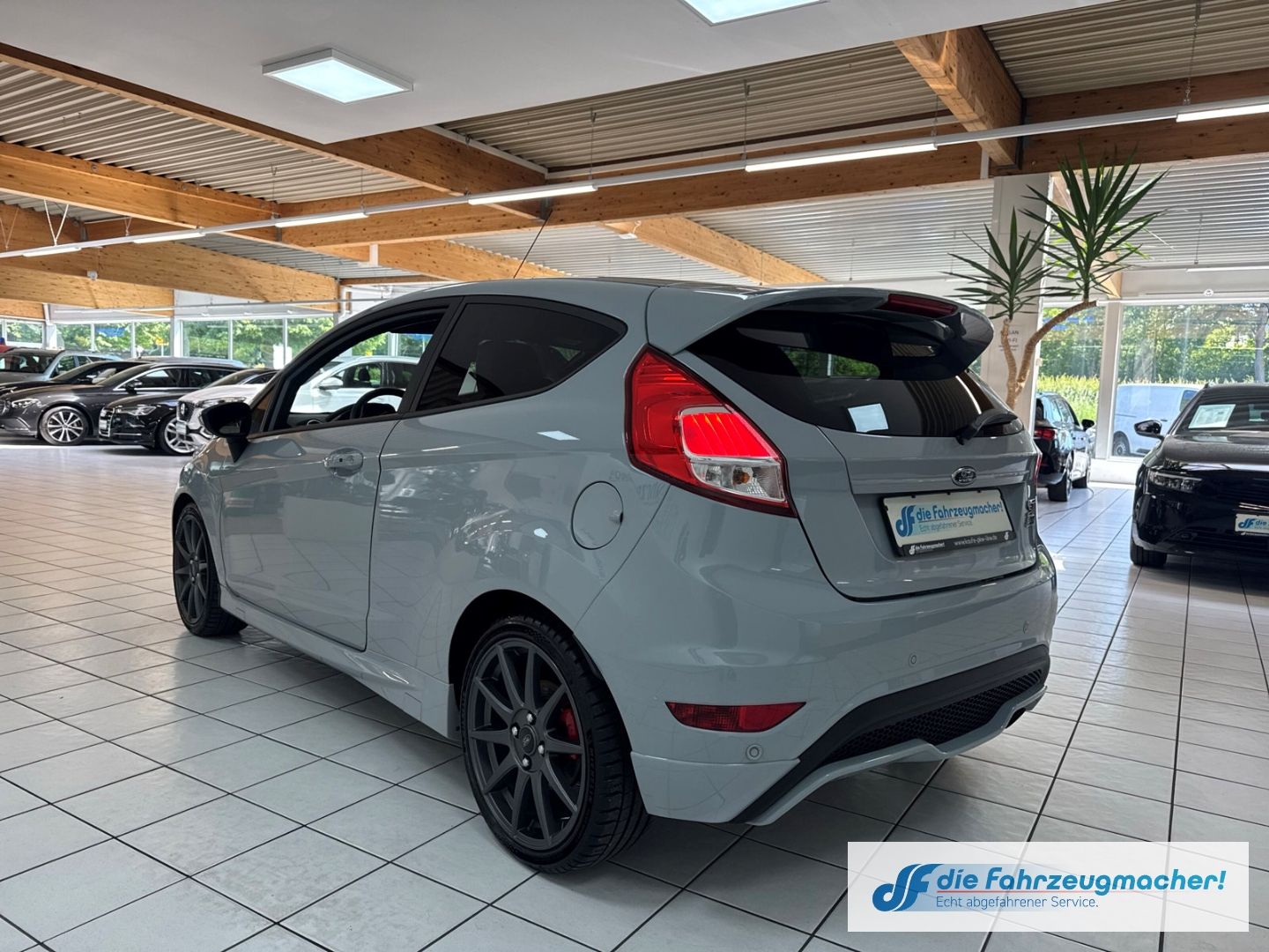 Fahrzeugabbildung Ford Fiesta ST200 Sportpaket Navi Ambiente SHZ Keyles