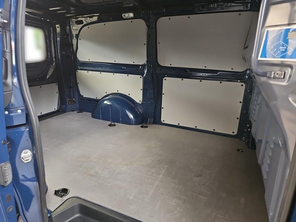 Fahrzeugabbildung Mercedes-Benz Vito 114 4x4 Kasten Lang Navi DAB Tempomat PTS