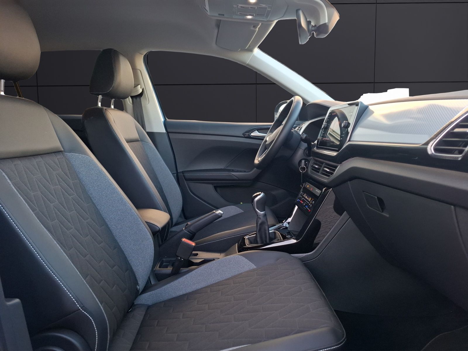 Fahrzeugabbildung Volkswagen T-Cross TSI Goal LED Navi AID ACC RFK SH LM