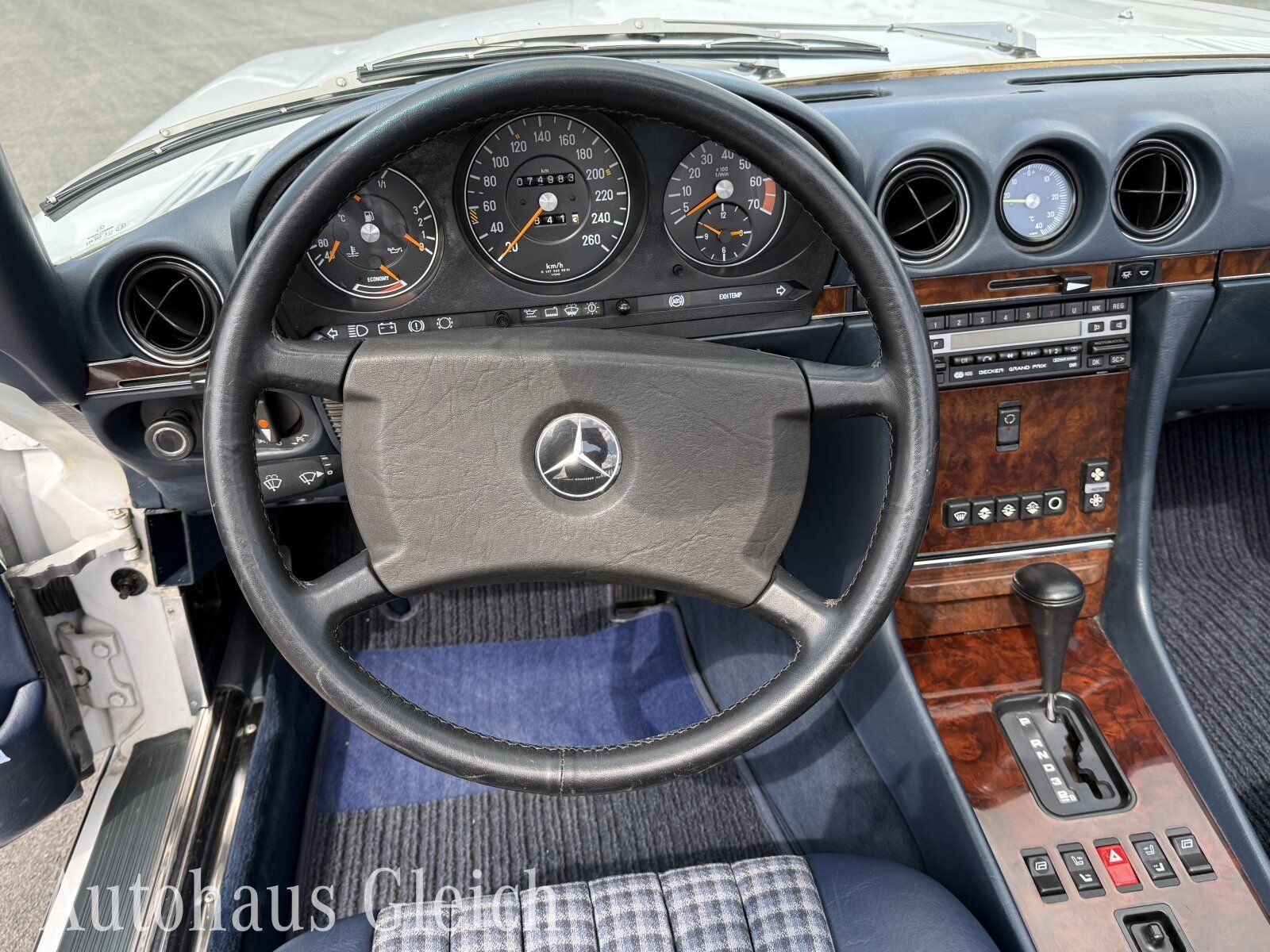 Fahrzeugabbildung Mercedes-Benz 560 SL Klima/Sitzhzg./Radio MB - Exquisit -