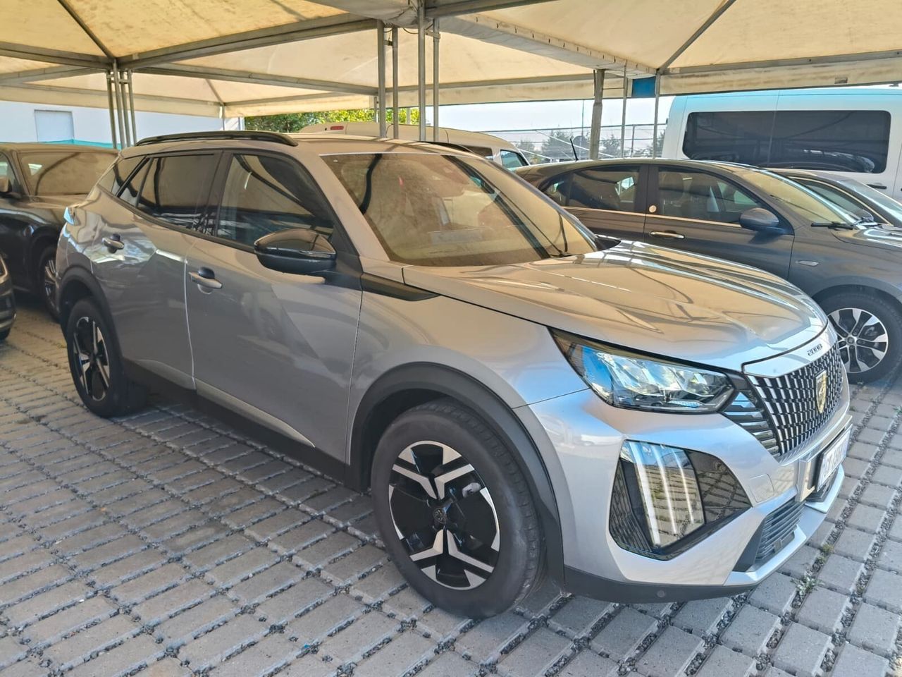 Peugeot 2008 PureTech 100 S&S Allure imagem 3