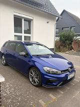 Volkswagen Golf 2.0 TSI DSG 4MOTION R Variant R - Volkswagen Golf mit Benzin-Antrieb: Kombi, 2.0