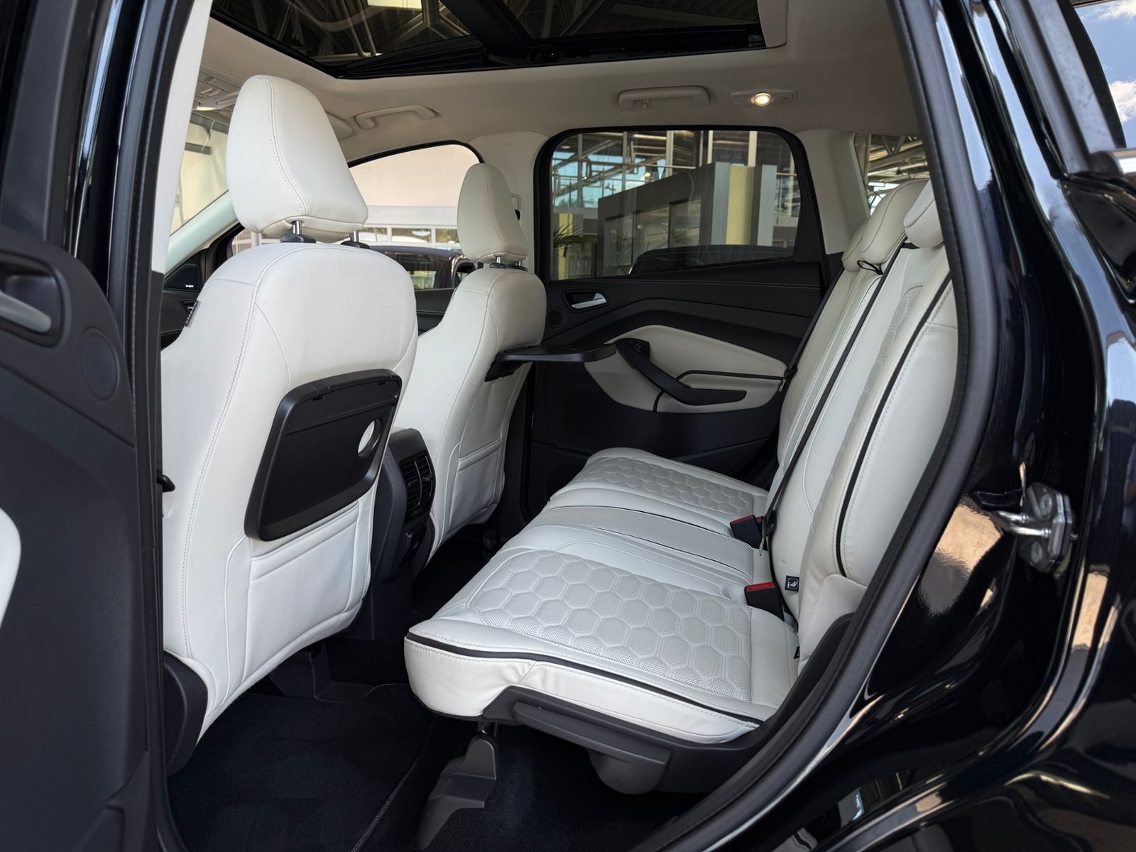 Fahrzeugabbildung Ford Kuga Vignale Allrad PANO AHK SONY XENON