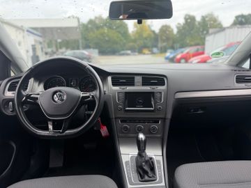 Volkswagen Golf - 10