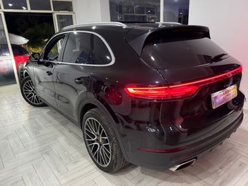 Porsche Cayenne - 8