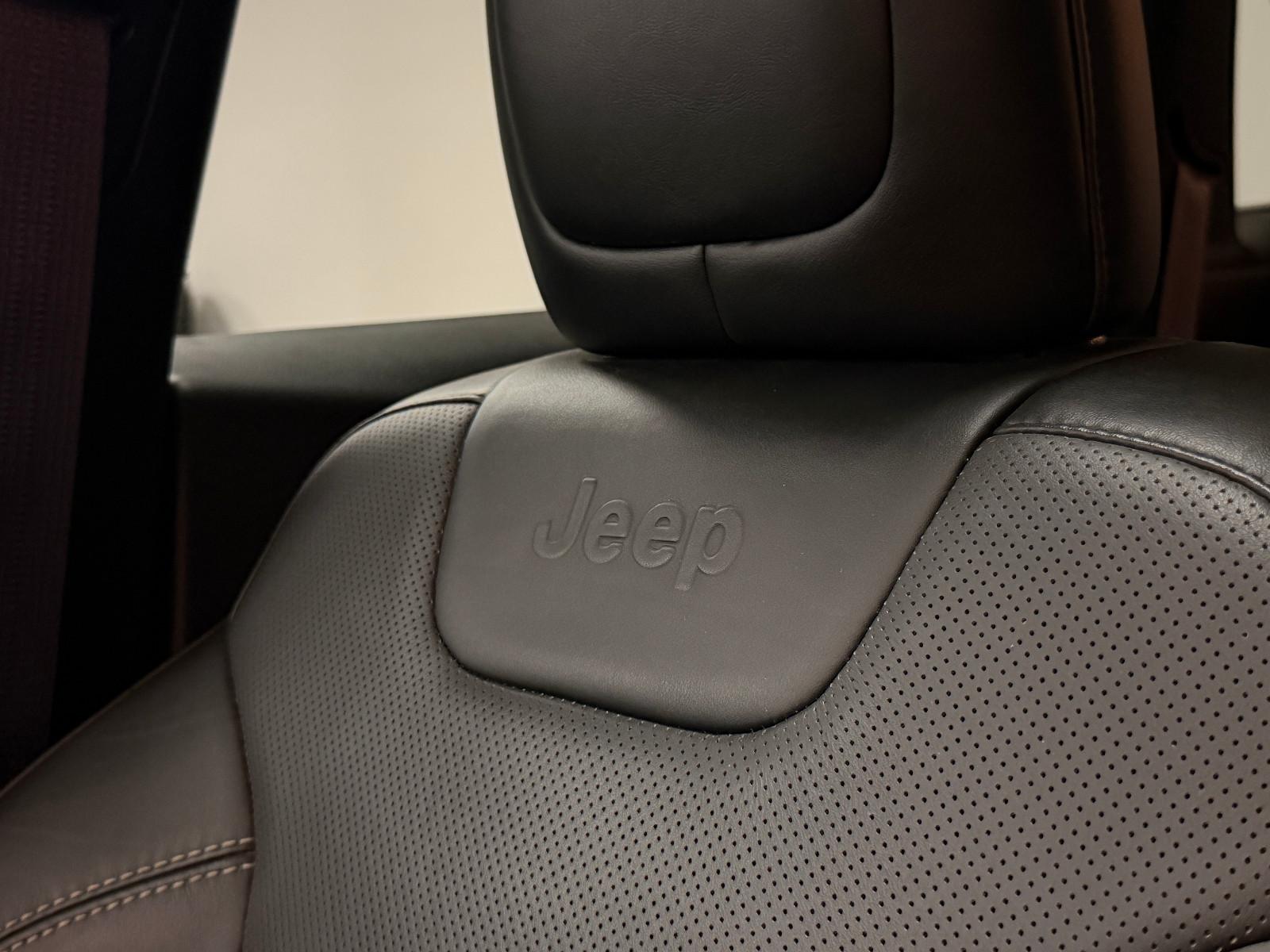 JEEP CHEROKEE 2.0 M-JET 170ch LIMITED 4WD BVA Toit pano Sièges chauffants cuir Historique présent