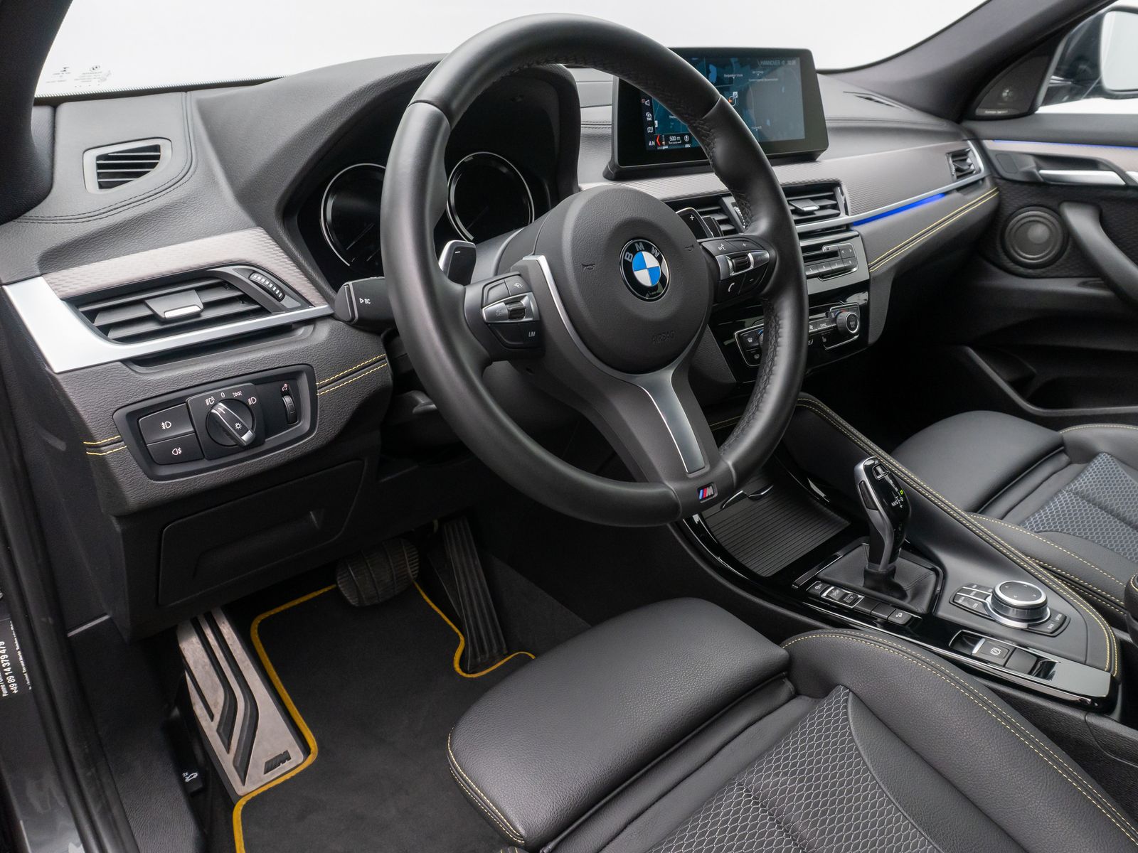 Fahrzeugabbildung BMW X2 xD20d M Sport Navi+ Alarm DAB HUD H/K 19Zoll