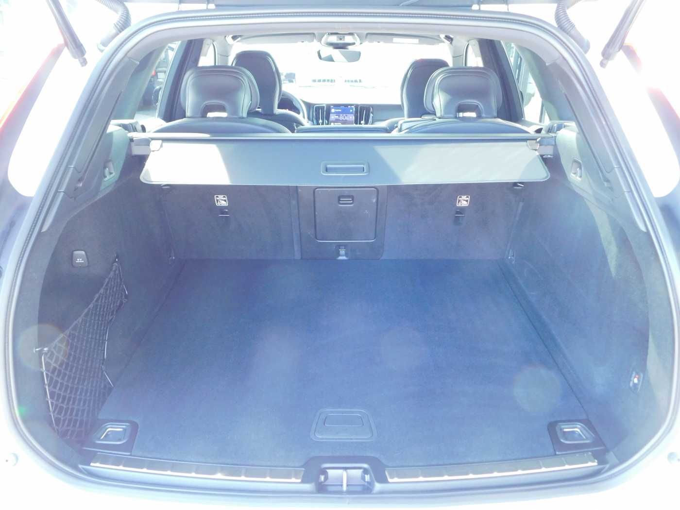 Fahrzeugabbildung Volvo XC60 Diesel B5 D AWD Ultimate Dark