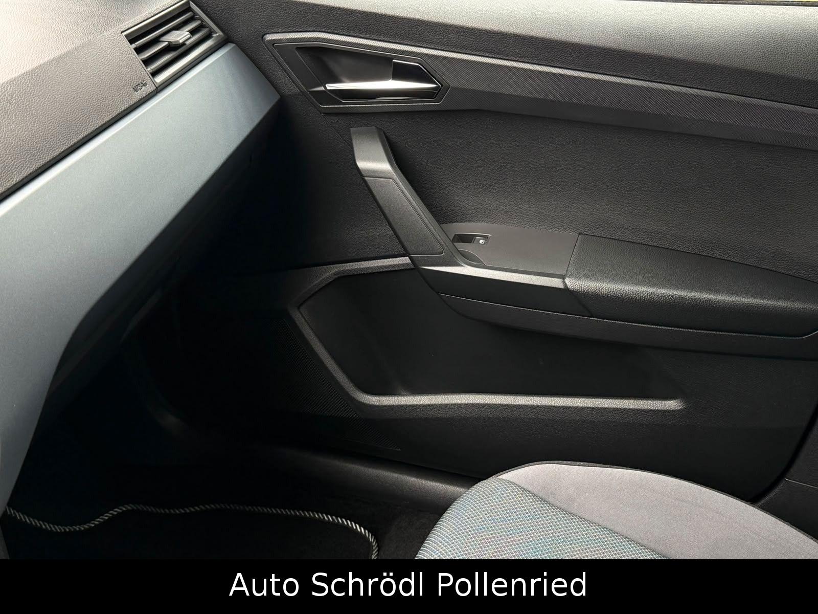 Seat Arona 1.0 TSI Style, LED, Tot-W, Kamera, Navi