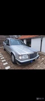 Mercedes-Benz W124 230e Oldtimer - Mercedes-Benz W124 aus dem Jahr 1987