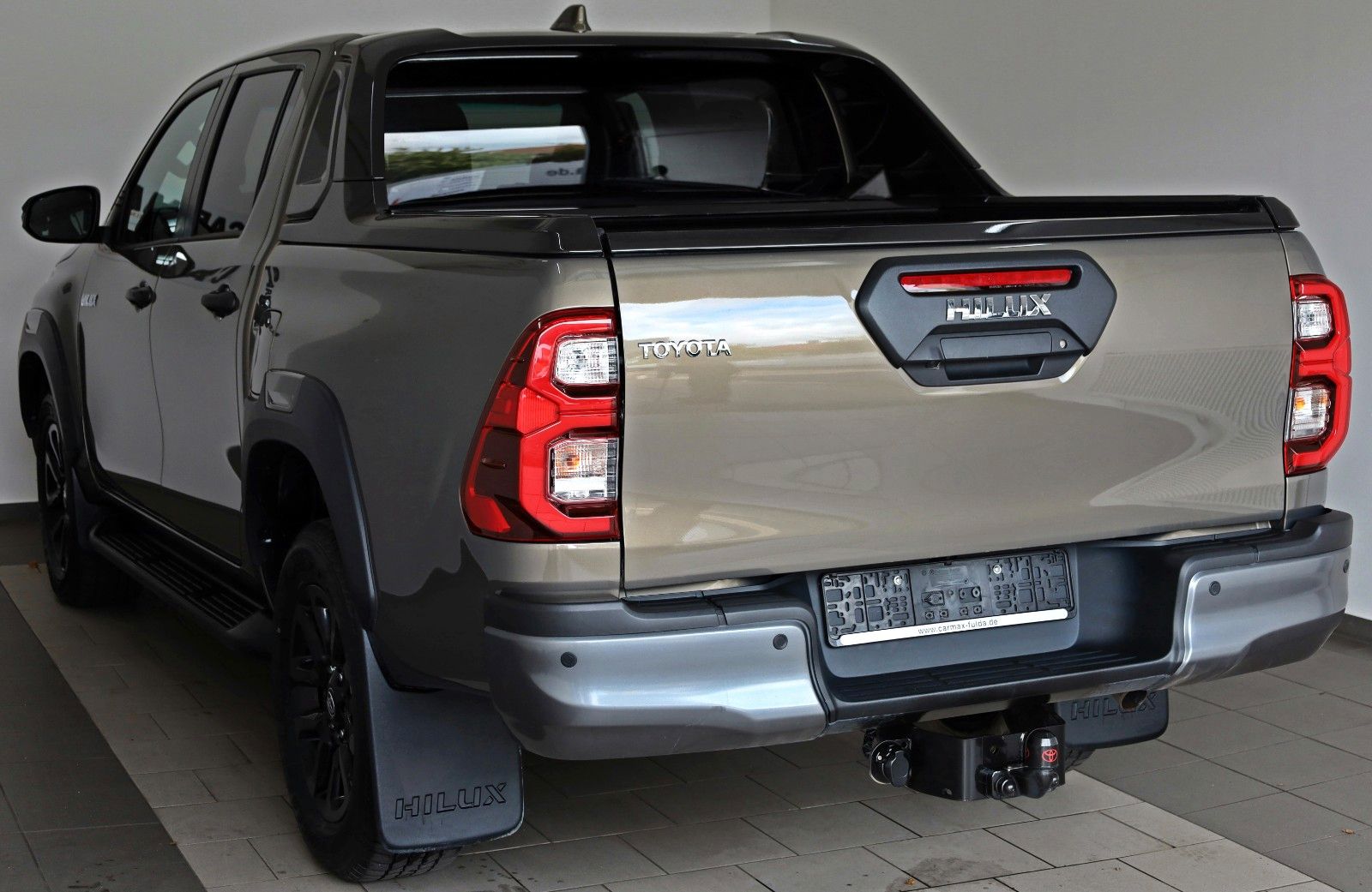 Fahrzeugabbildung Toyota Hilux 2.8 D-4D Invincible Sport,ACC,AHK,Rollo el