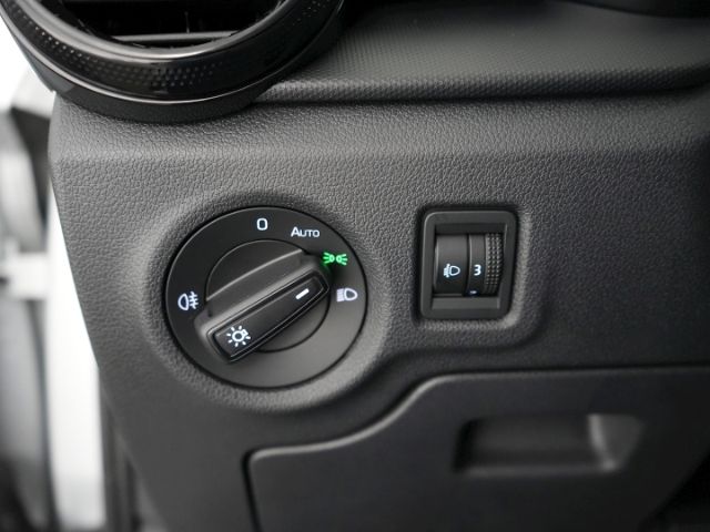 Fabia ACTIVE MPI+LED LICHT+PARKPILOT HI+KLIMAANL