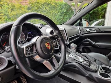 Porsche Cayenne - 11