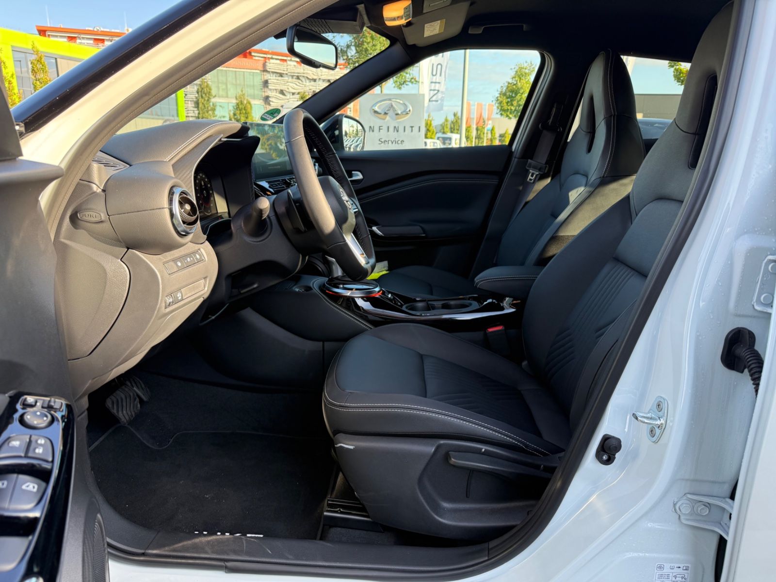 Fahrzeugabbildung Nissan Juke Tekna - Autom., Leder, Winter-Paket