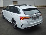 Skoda Octavia Combi RS*PANO*KESSY*STDHZG*DCC*HUD*ACC* - Skoda aus 2023