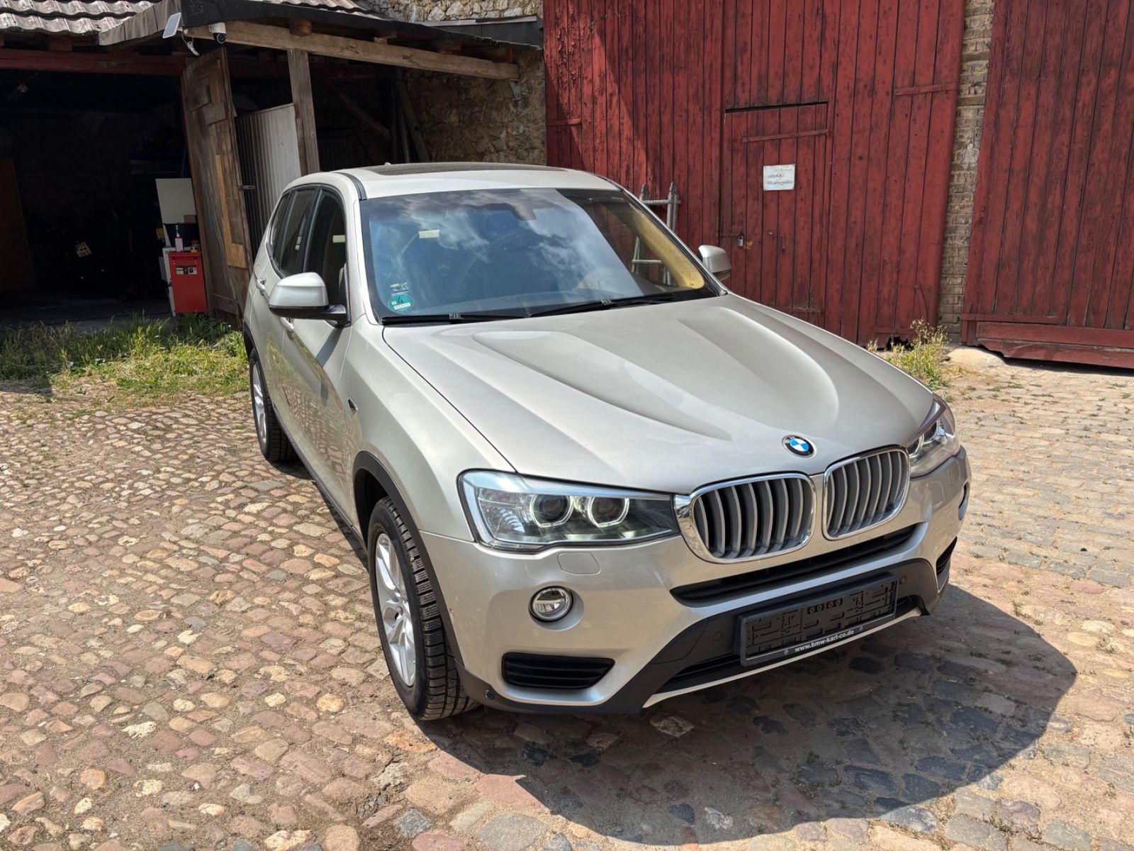 BMW X3 xDrive28i AT -