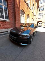 BMW 520 Lim d M Sport Vollleder 19" Navi Service NEU - BMW 520 mit Diesel-Antrieb: Schwarz, Sportfahrwerk, Limousine