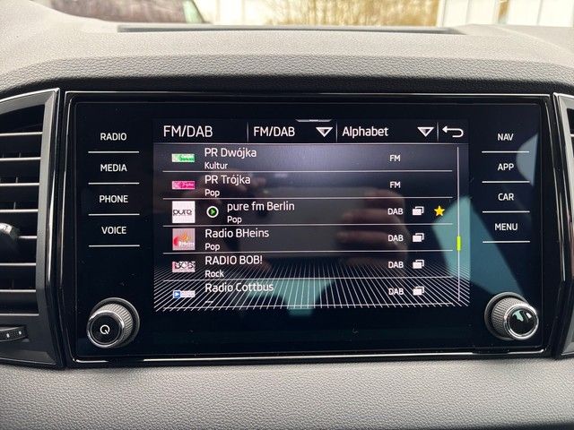 Fahrzeugabbildung SKODA Karoq 1.5 TSI Tour + ACC+SHZ+LED+AHK+GRA+