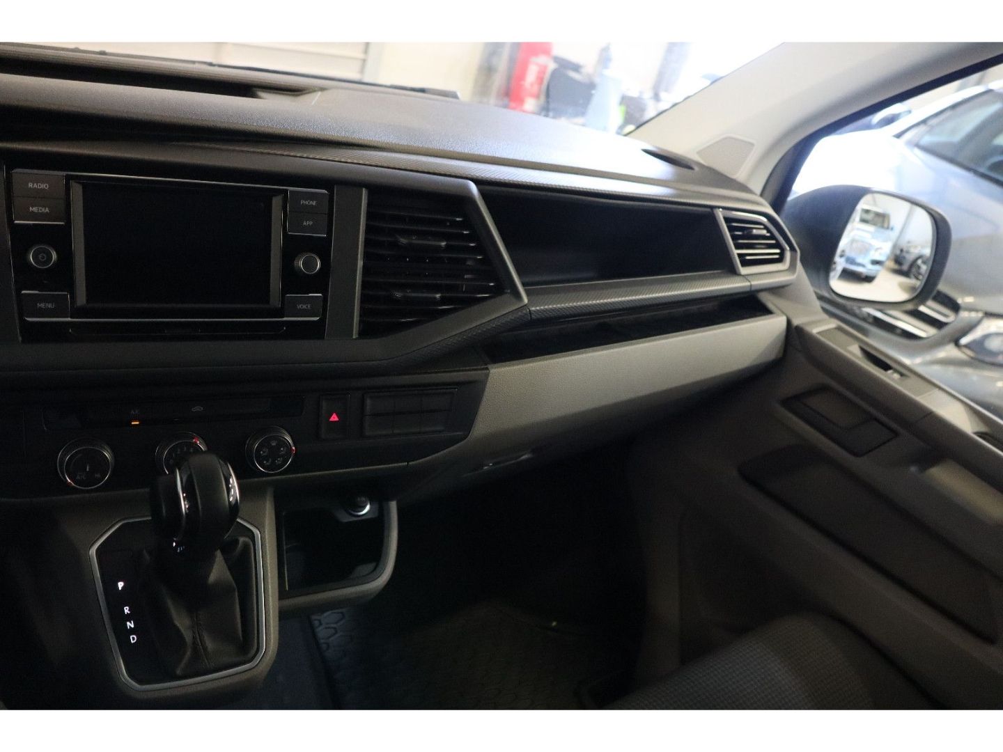 Fahrzeugabbildung Volkswagen VW T6.1 ABT e-Kasten LR DSG DAB Klima PDC 3-Sit