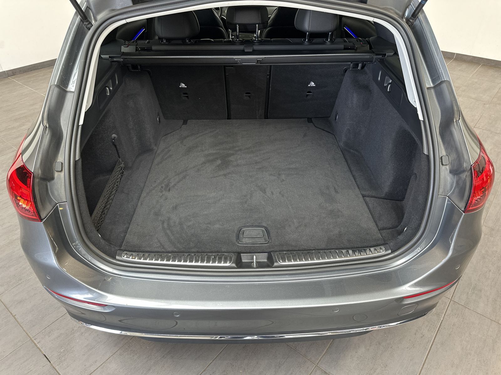 Fahrzeugabbildung Mercedes-Benz C 220d T Avantgarde NAV+LED+AHK+VCOCKPIT+CARPLAY