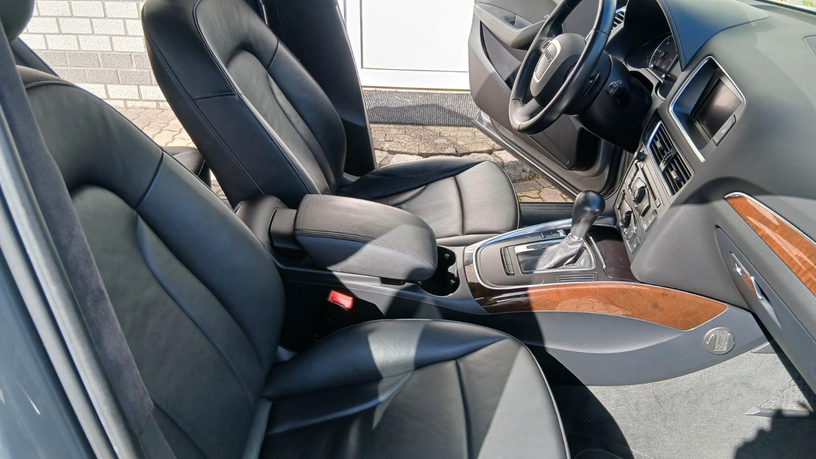 Audi Q5 3.0 TDI quattro 240 ch • S tronic • Cuir noir • Ciel Alcantara • Bi-Xénon • Attelage