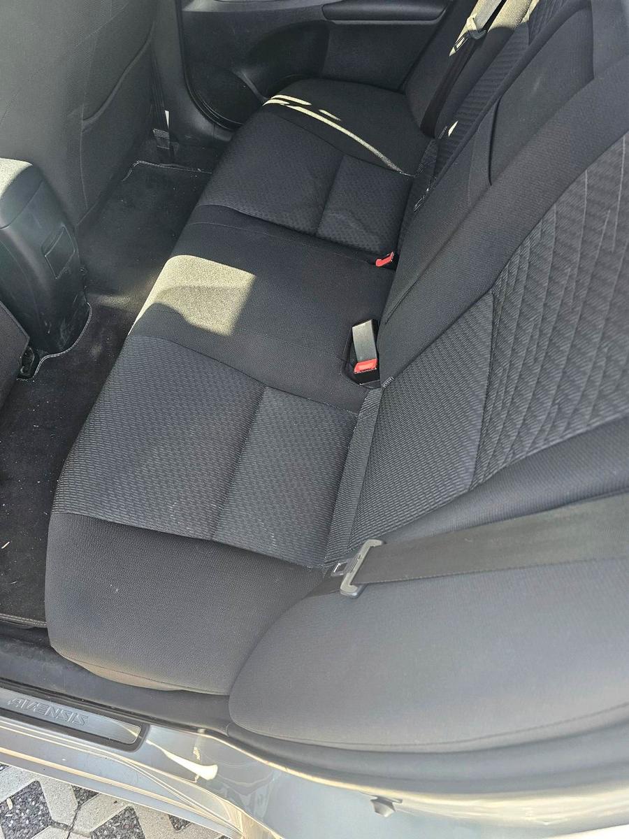 Toyota Avensis 2009 — photo 7