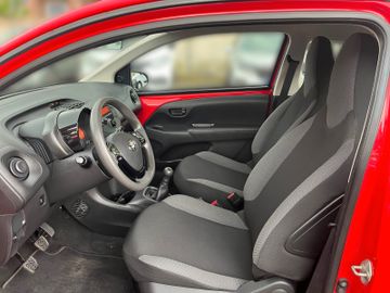 Toyota Aygo AYGO 1,0 Klima & Radio ,wenige Kilometer