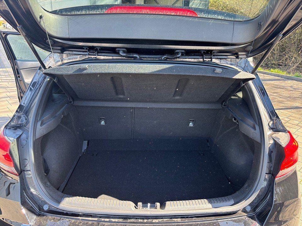 Fahrzeugabbildung Hyundai i30 5-Türer1.5 Benzin Turbo 160PS 7-DCT (48V) Ed