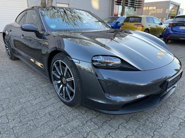 2020 Porsche TAYCAN 照片 3