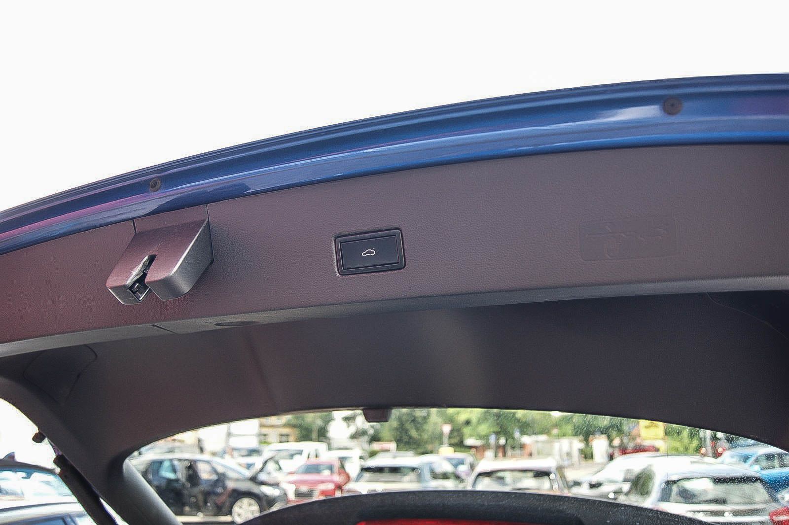 Fahrzeugabbildung Volkswagen T-Roc 20 TDI DSG Sport NAVIGATION SPORT VIRTUAL