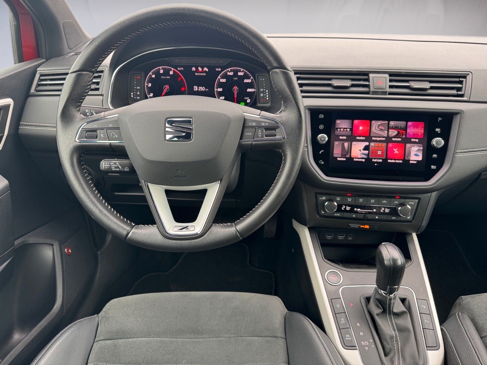 Fahrzeugabbildung SEAT Arona XCELLENCE 1.0 TSI