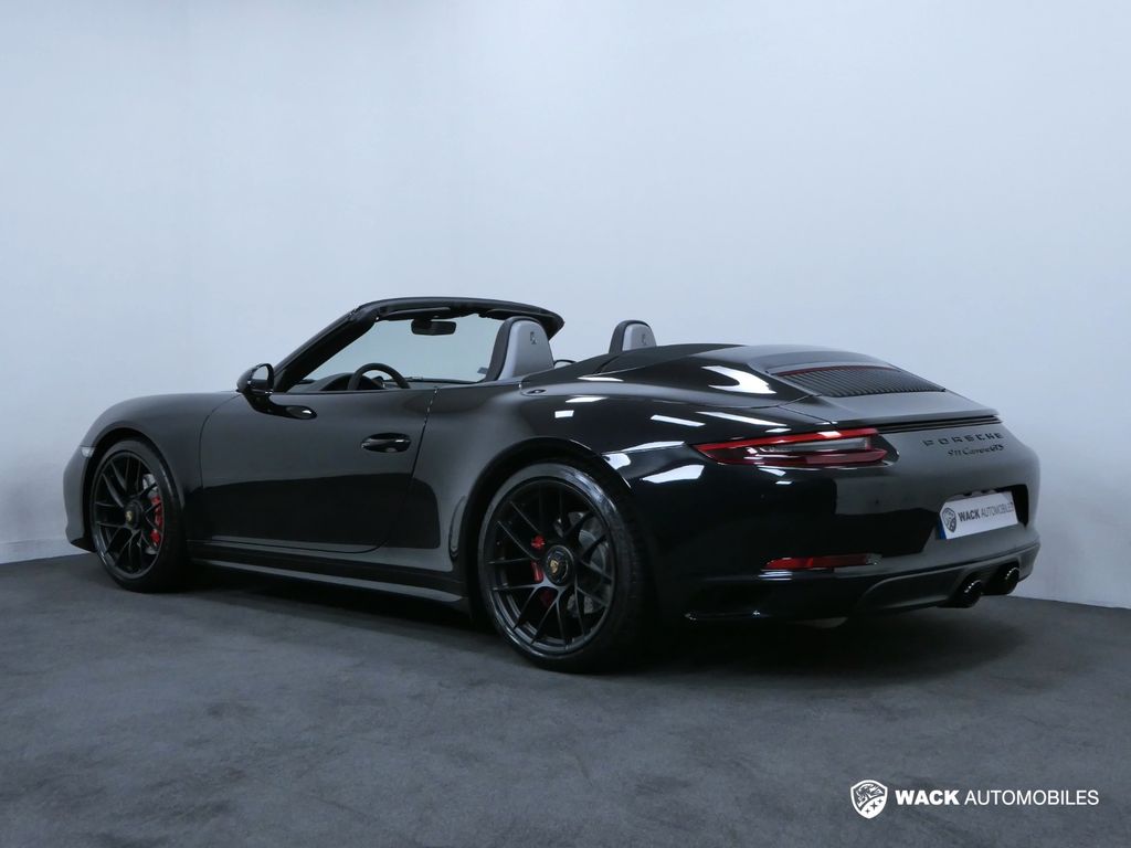 PORSCHE 911 2018