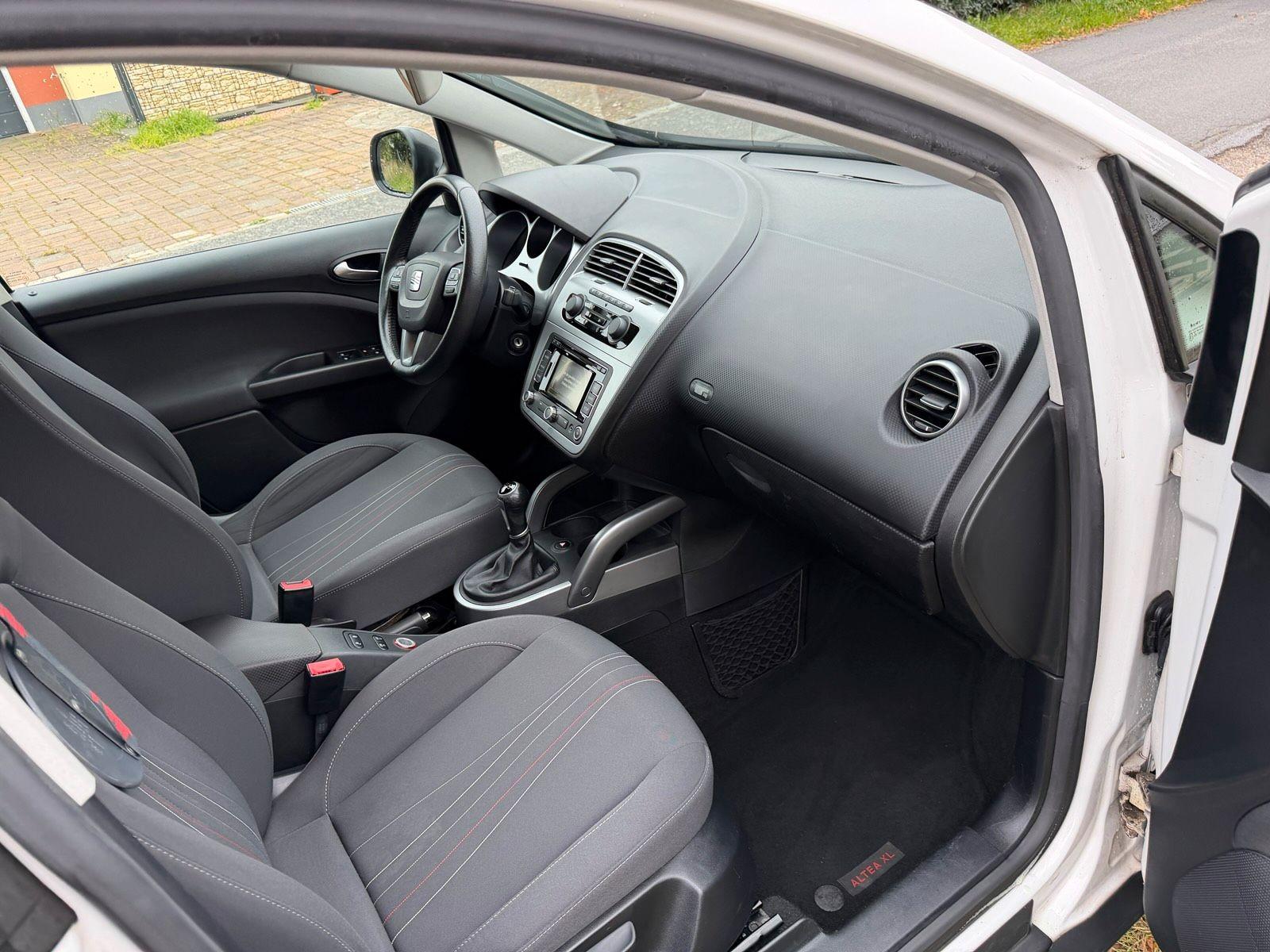 Seat Altea XL 2011 — photo 10