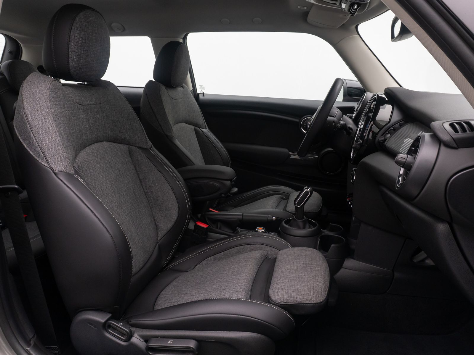 Fahrzeugabbildung MINI COOPER ACC AppleCar DriveAs DAB Teilleder Sport