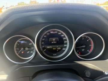 Mercedes E 200 - 4