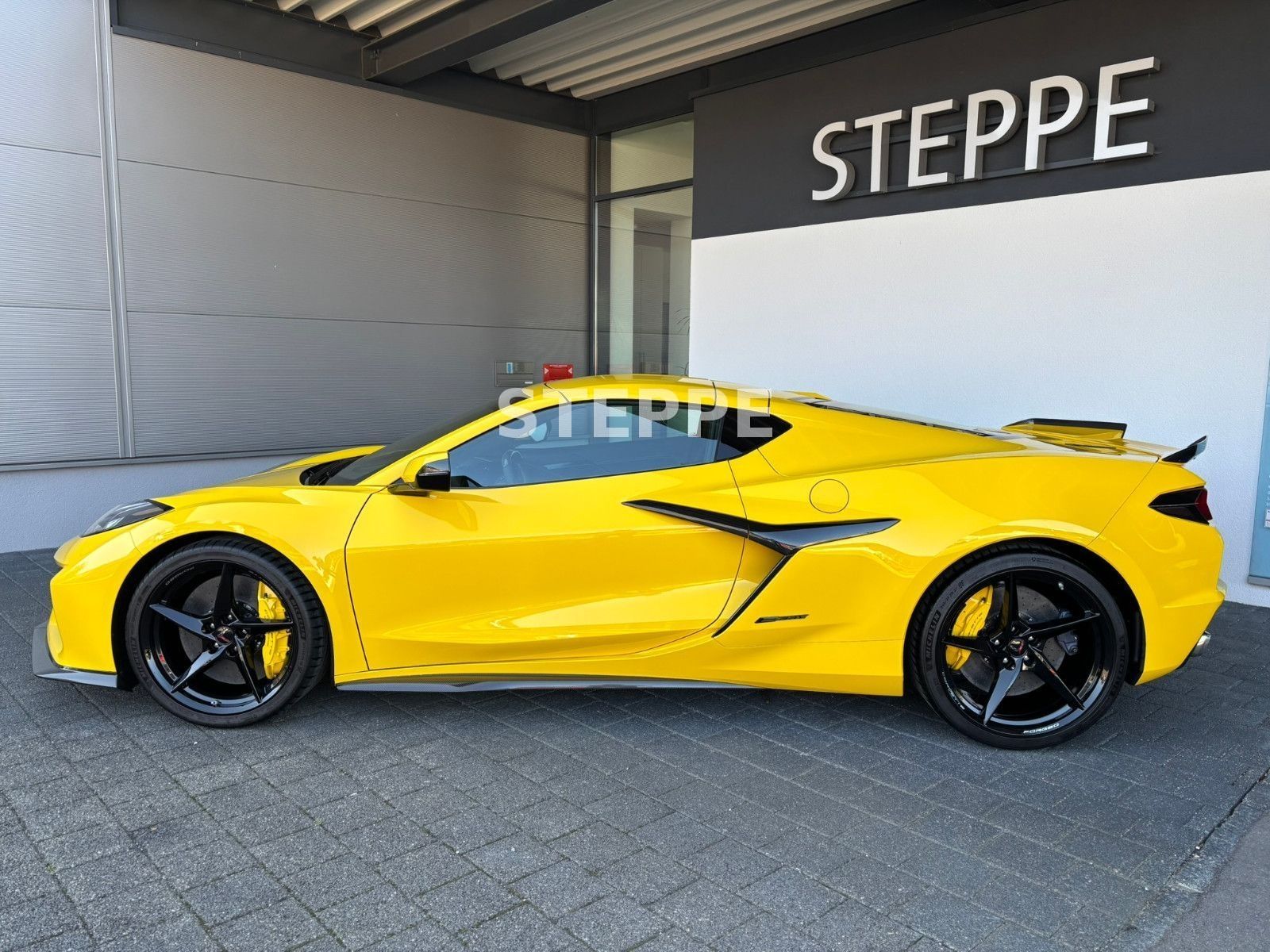 Corvette C8 E-Ray 3LZ Coupe EU-Mod Herst.Garantie