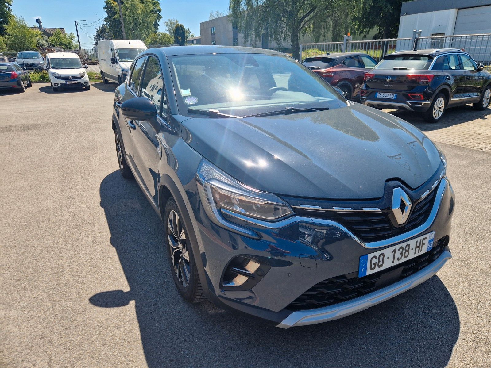 Renault Captur 1,6 E TECH Hybrid PLUG IN, Techno, CAM imagem 3
