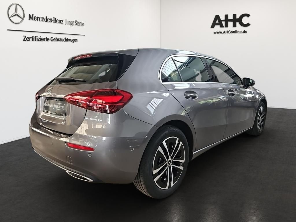 Fahrzeugabbildung Mercedes-Benz A 180 Progressive Navi KAM SpurH LED SHZ RDK