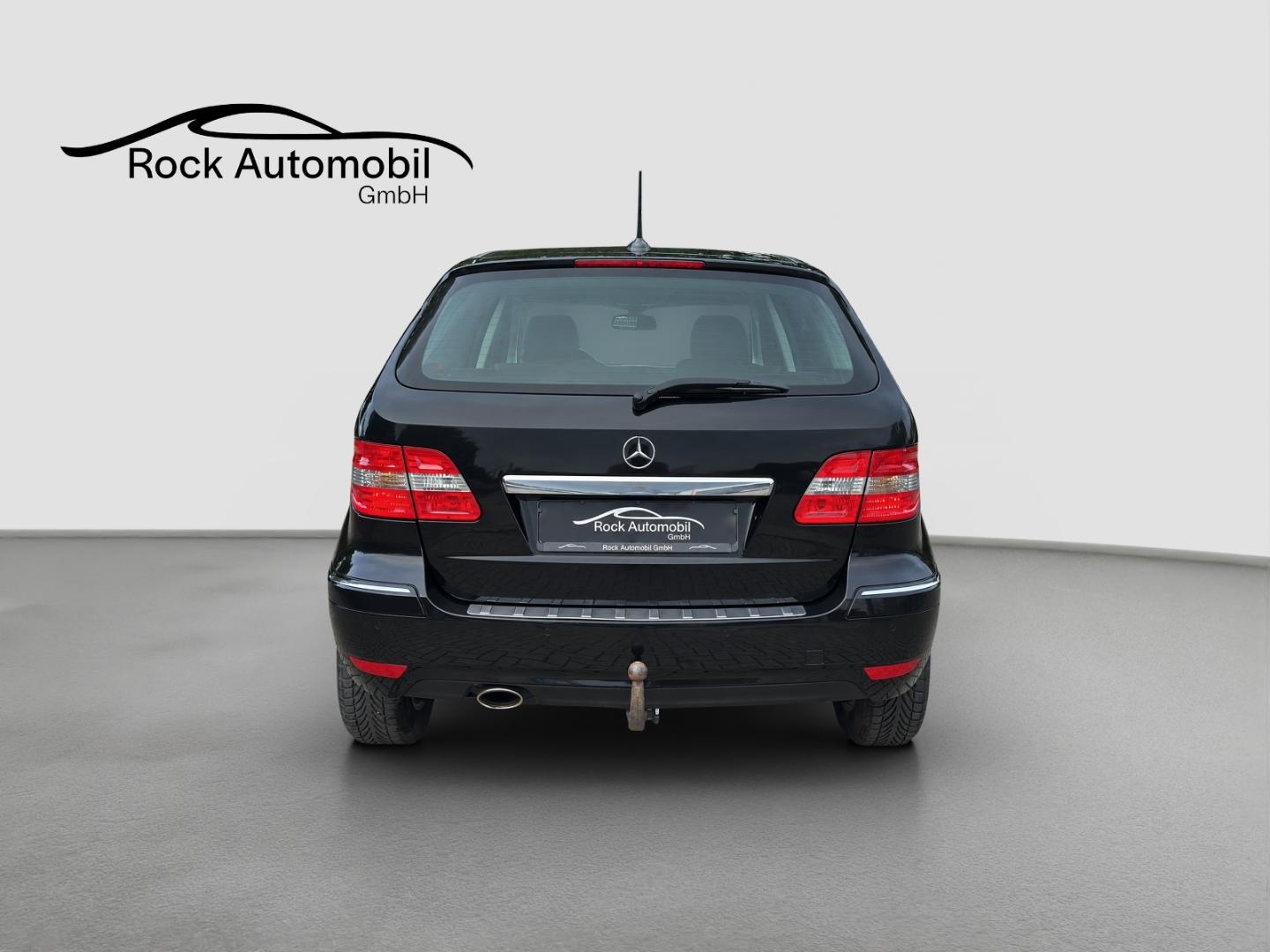 Mercedes-Benz B 180 8G KLIMA AUTOMATIK PANO TEMPO SHZ TÜV NEU