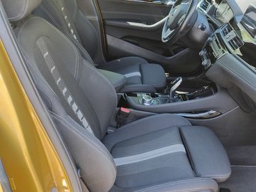 BMW X2 xDrive25d (2018 - 2024) DAB LED RFK Navi Shz