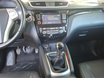 Nissan Qashqai Tekna 1.6 °LED°AHK°Pano°Kamera°SHZ°BF°