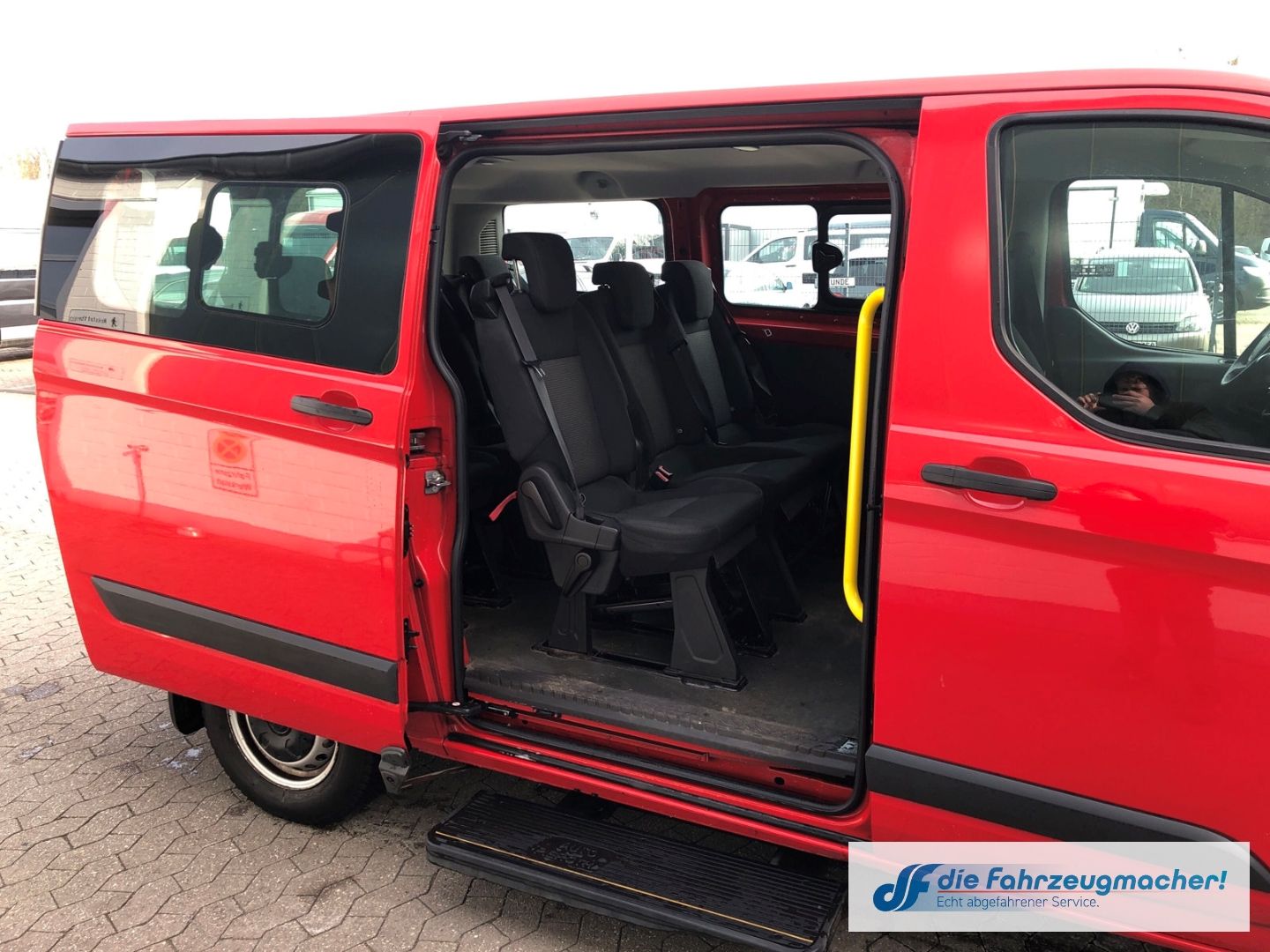 Fahrzeugabbildung Ford Transit Custom Kombi 300 L1 2.2 TDCi *1453