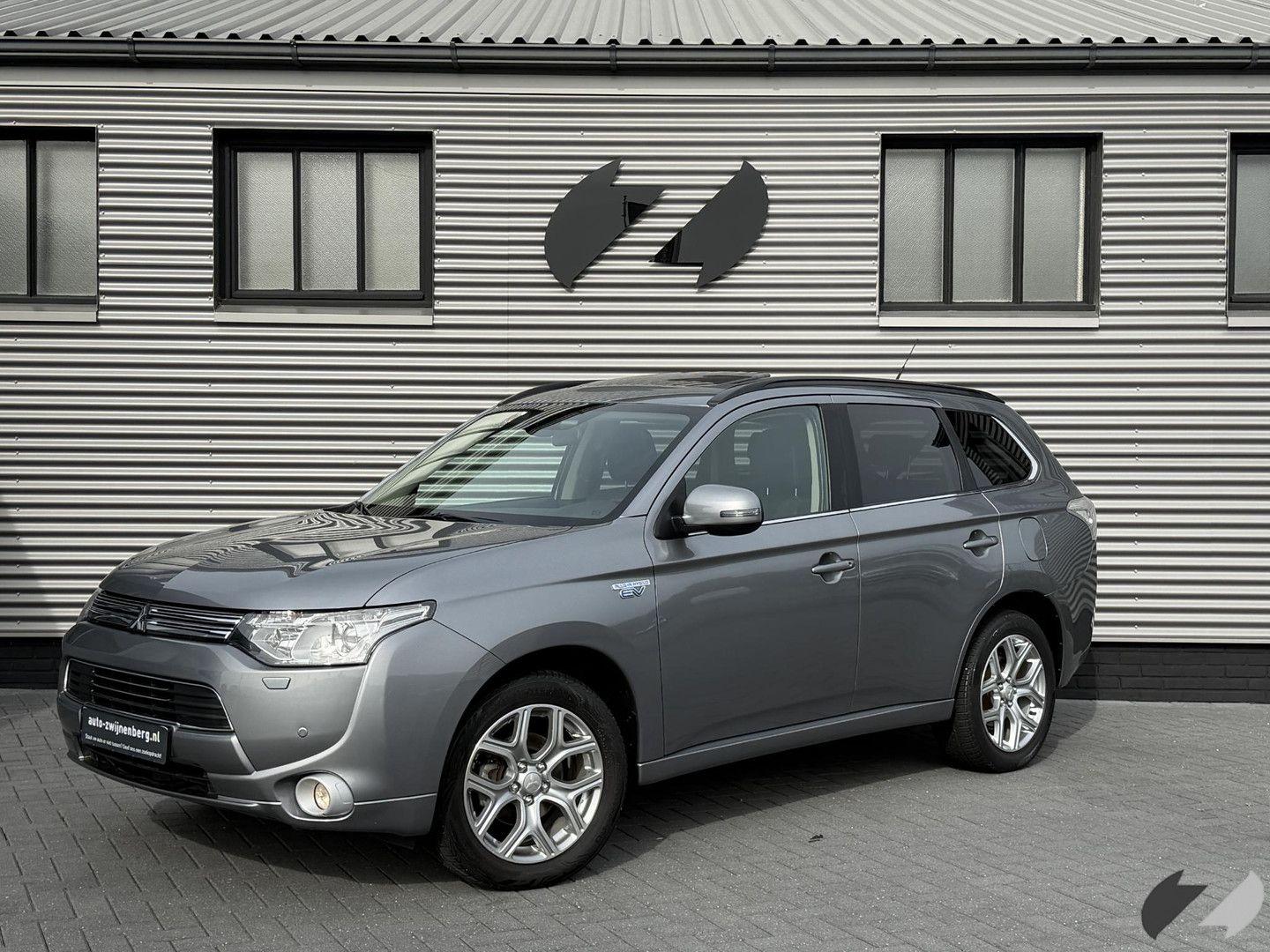 Mitsubishi Outlander 2.0 PHEV Instyle+ |Pano|Camera|Trekhaa