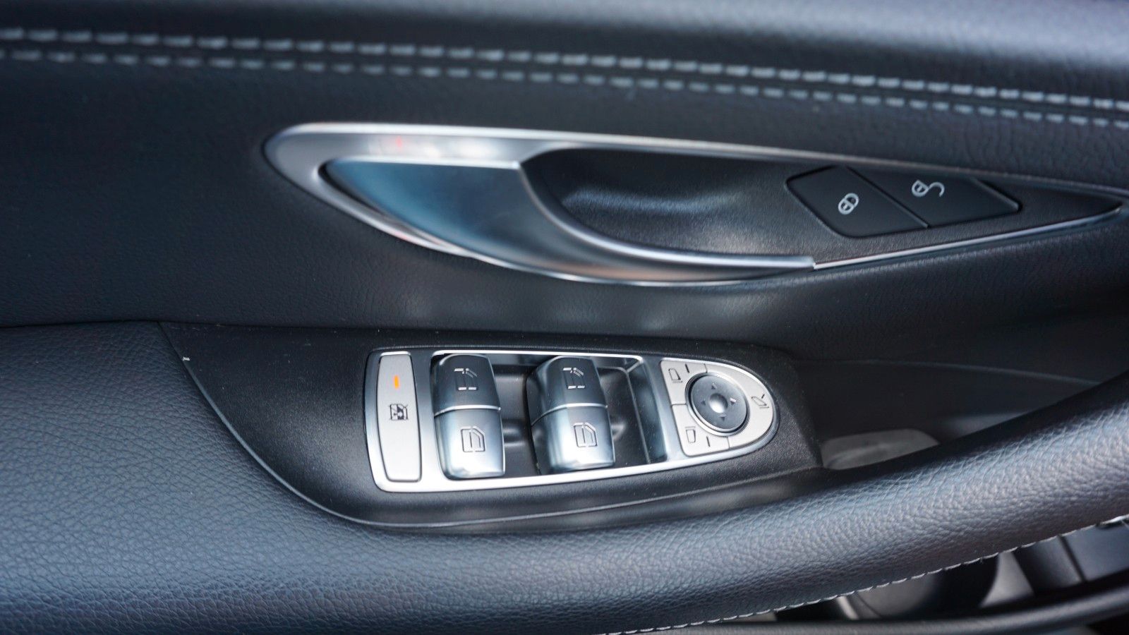 Fahrzeugabbildung Mercedes-Benz E 450 E T-Modell E 450 4Matic, AMG Line, Kamera