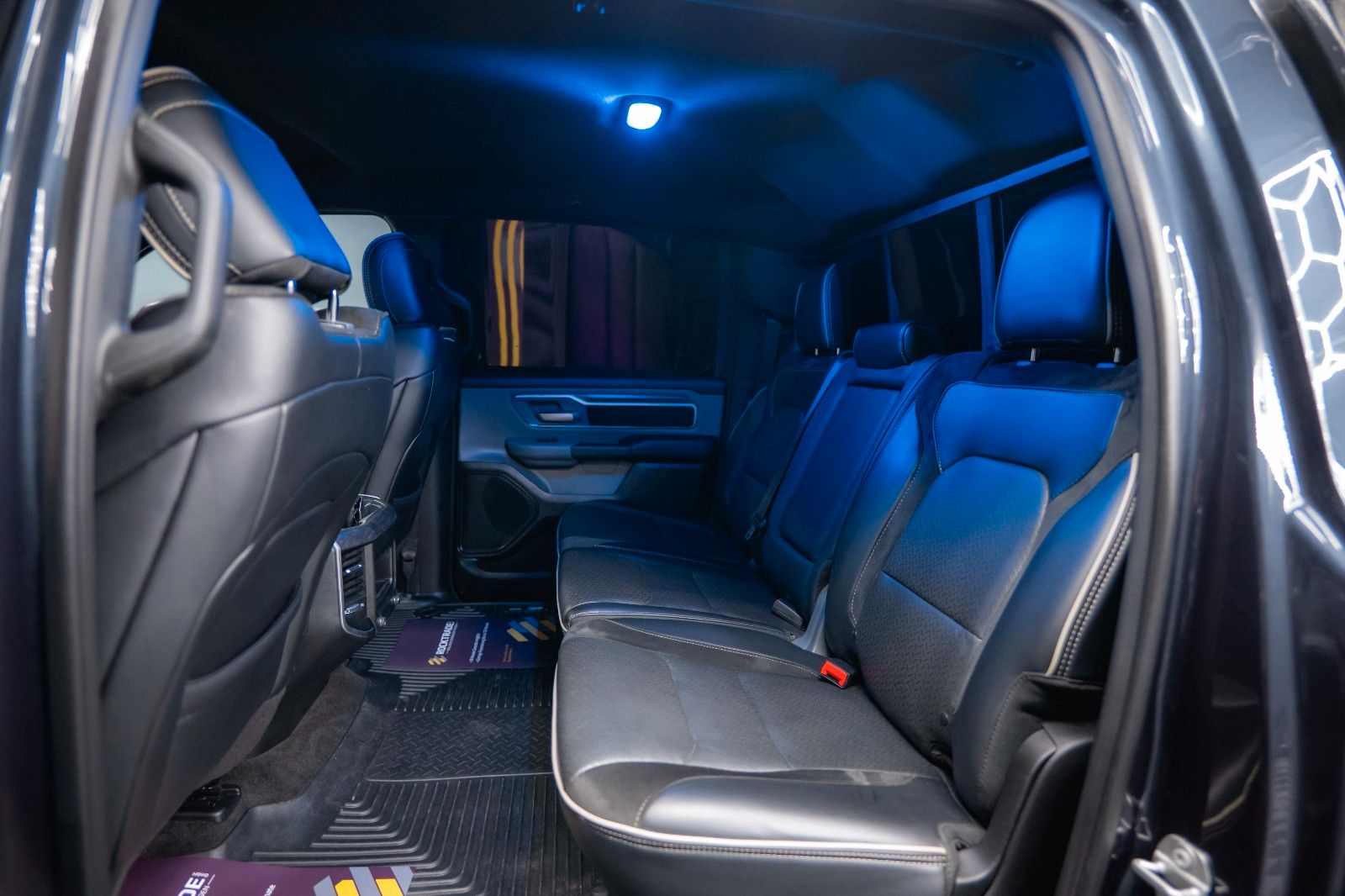 Fahrzeugabbildung Dodge RAM 5.7 V8 HEMI 4x4 Offroad Night  LPG Hardtop