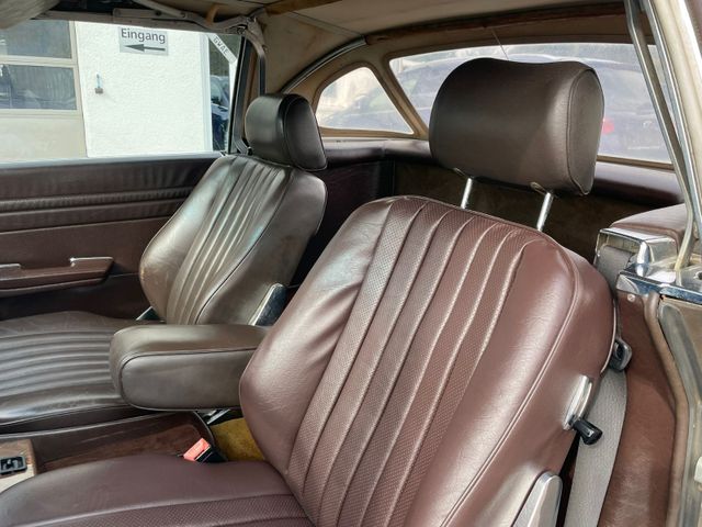 Mercedes-Benz SL 560