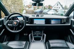PORSCHE Cayenne S/ 1. HD./ LUFT/ BURMESTER/ INNODRIVE PORSCHE Cayenne S/ 1. HD./ LUFT/ BURMESTER/ INNODRIVE